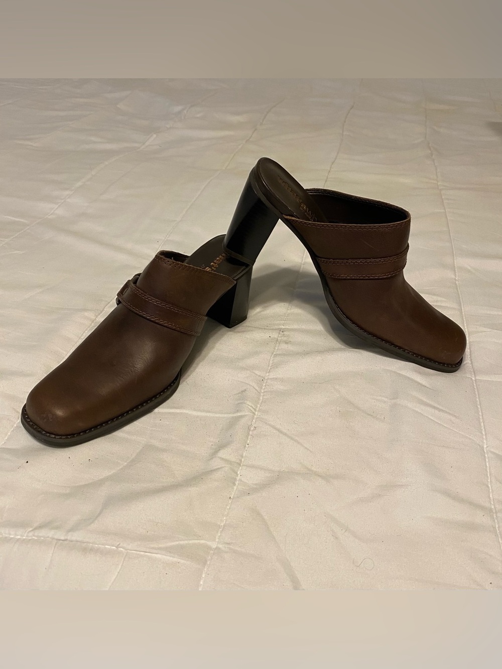 AEROSOLES Brown Leather Slip-On Mule Heels